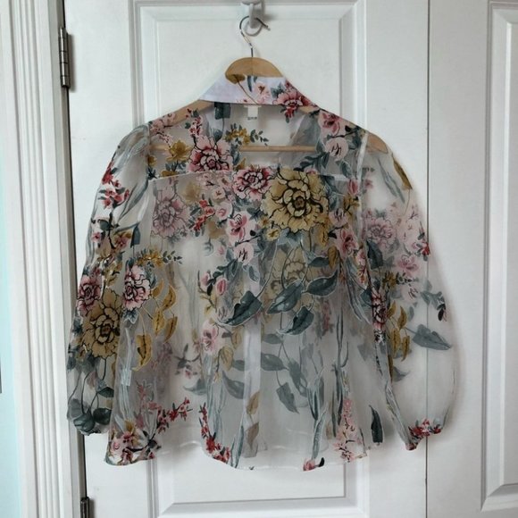 ❌️SOLD ❌️ River Island Sheer Puff Sleeve Floral Top - Picture 2 of 9